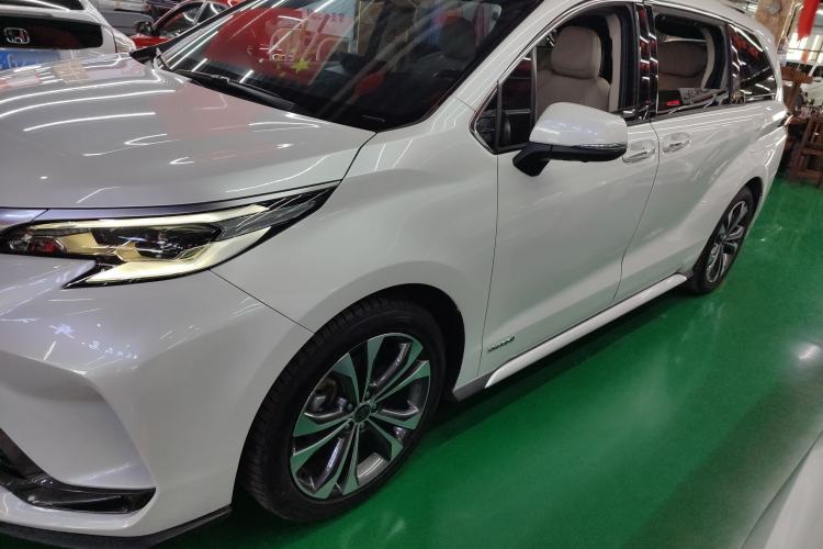 Used Toyota Granvia 2023 2.5L Hybrid Prestige VIP Edition