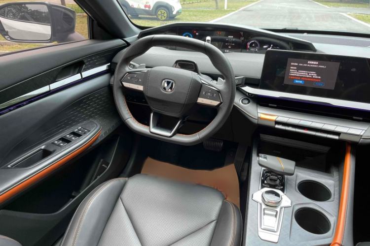 Used Changan UNI-V 2022 1.5T Prestige Version
