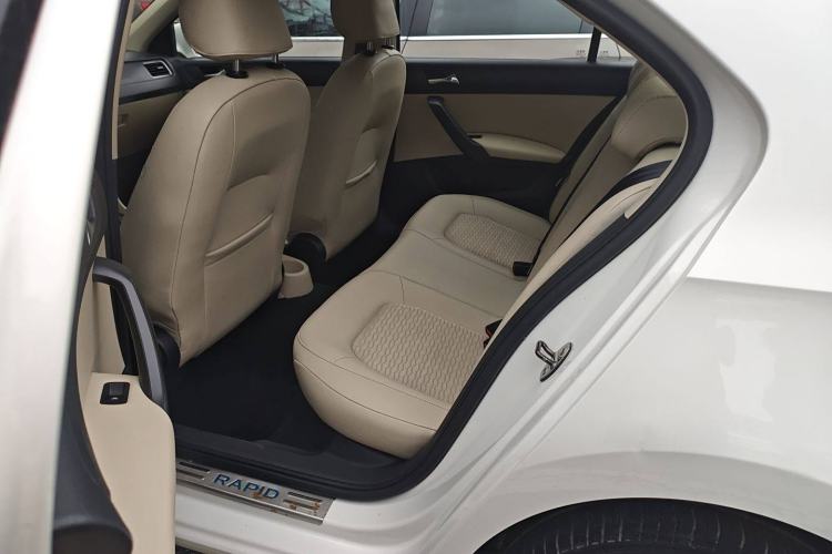 Used Skoda Rapid 2013 1.6L Automatic Smart Selection Model
