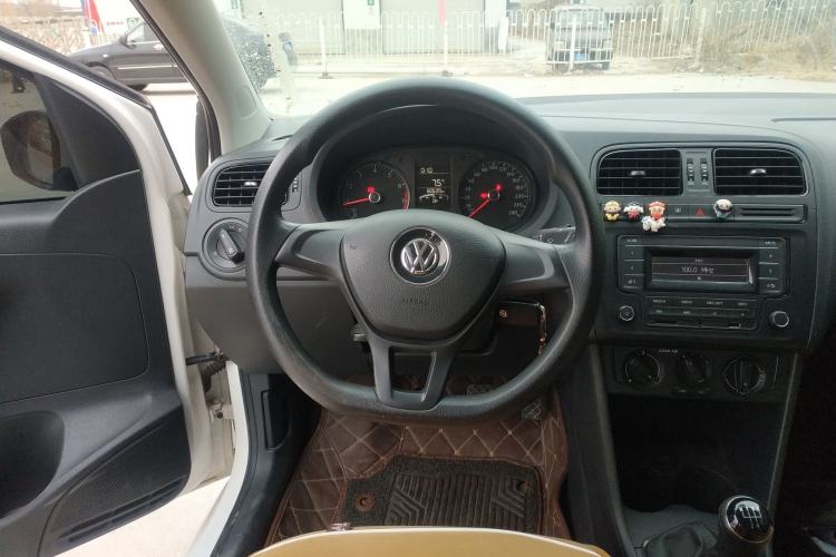 Used Volkswagen Polo 2016 1.4L Manual Fashion Model