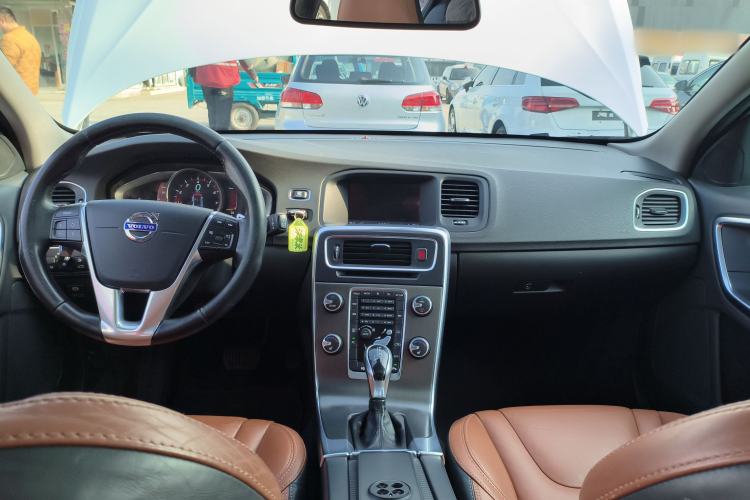 Used Volvo V60 2014 Restyled T5 Zhiya Edition