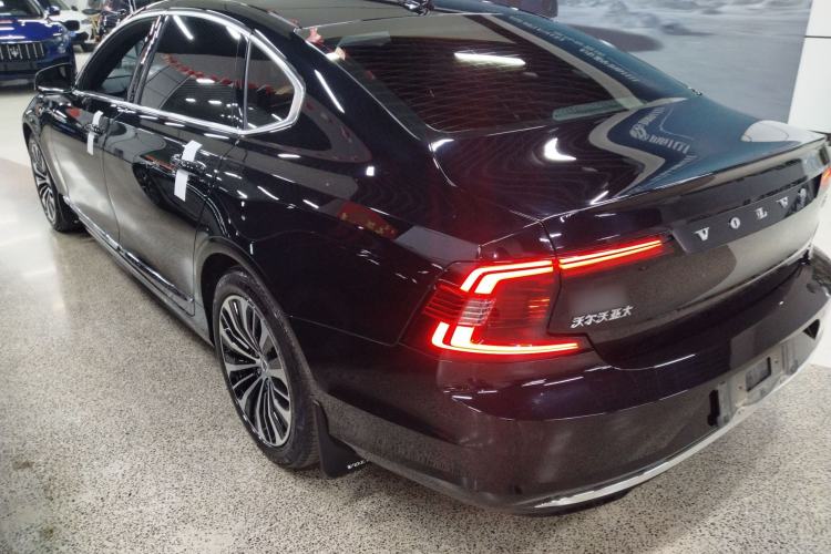 Used Volvo S90 2024 B5 Zhiyi Luxury Edition
