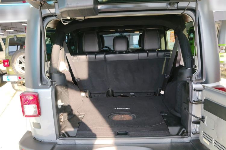 Used  Wrangler 2017 3.0L Sahara Four-Door Comfort Edition