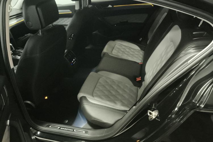 Used Volkswagen Magotan 2023 2 Million Units Limited Edition 330TSI DSG Leading Version
