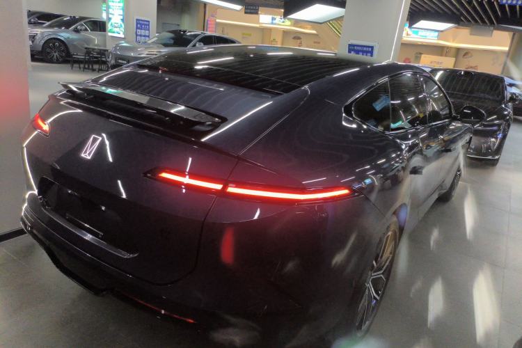 Used  12 2023 700 Three-Laser Rear-Wheel Drive Luxury Edition
