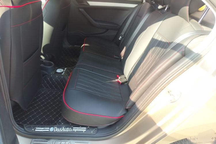 Used Volkswagen Jetta 2015 Value Edition 1.6L Manual Fashionable Style
