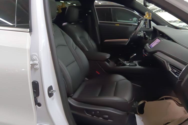 Used Cadillac XT4 2021 28T Two-Wheel Drive Leading Version
