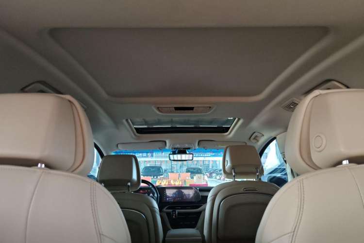 Used Buick GL8 2023 ES Lu Zun Deluxe Model
