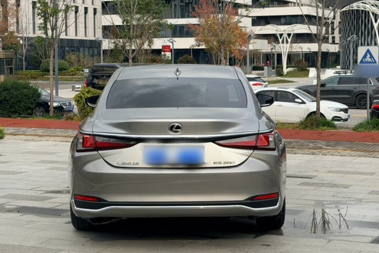 Used Lexus ES 2020 200 Excellence Edition
