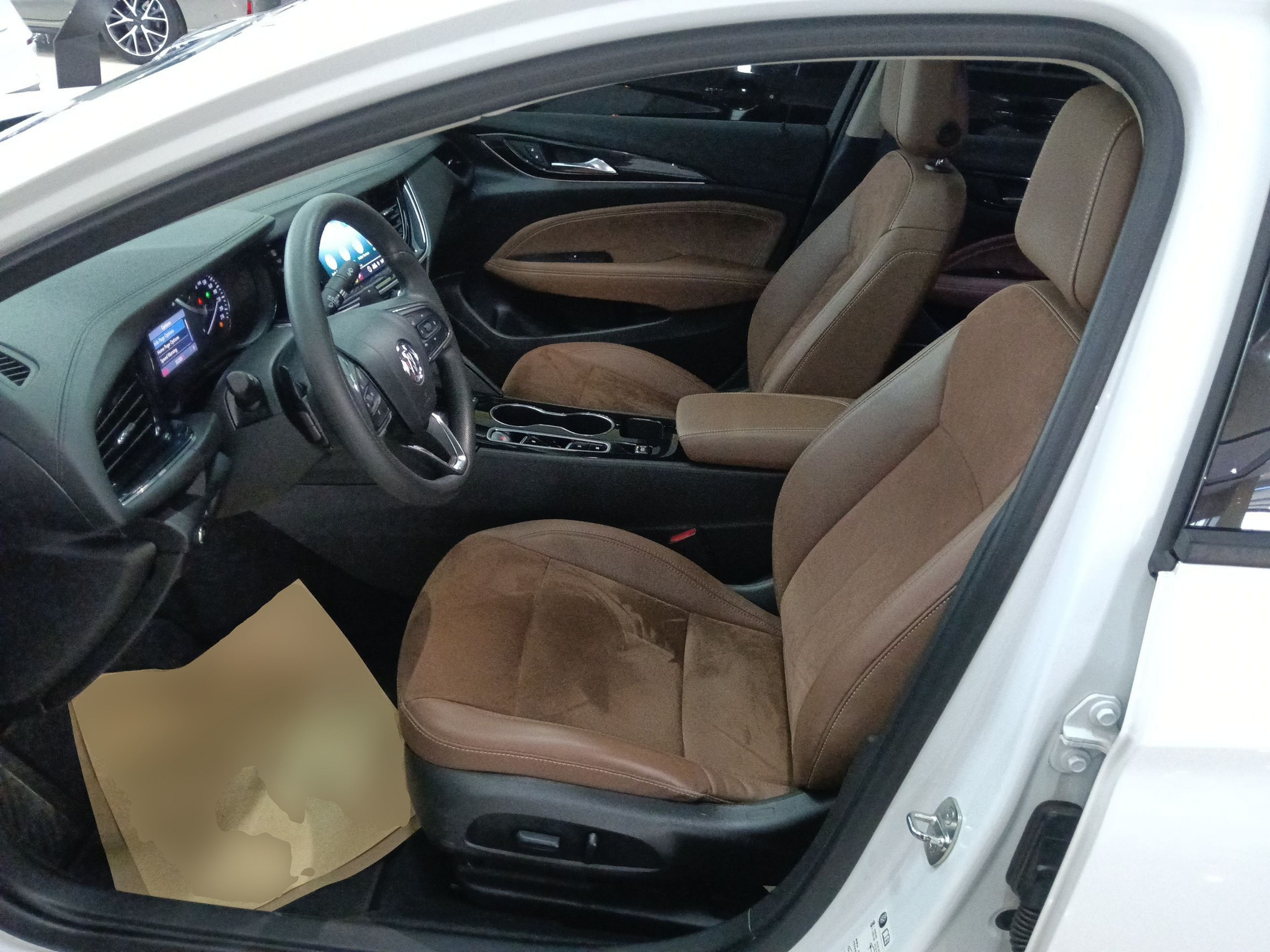 Переднее сиденье в автомобиле