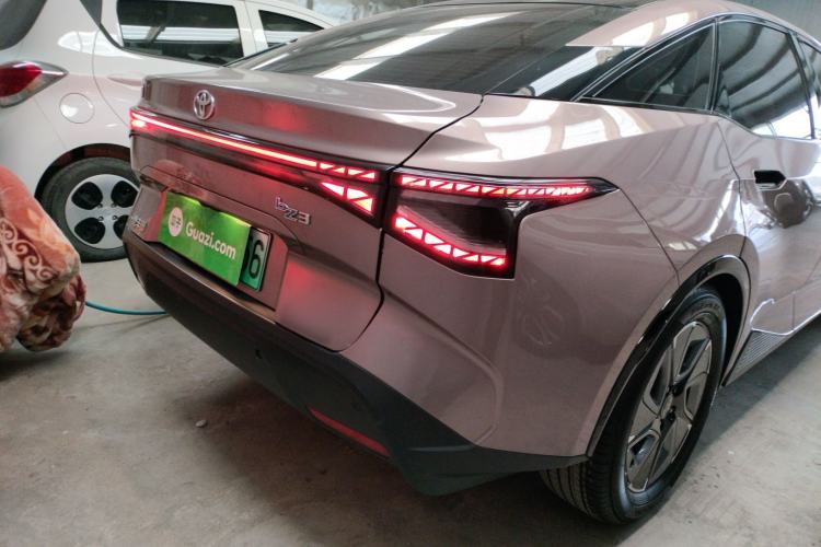 Used Toyota bZ3 2023 616 km Long-Range Premium
