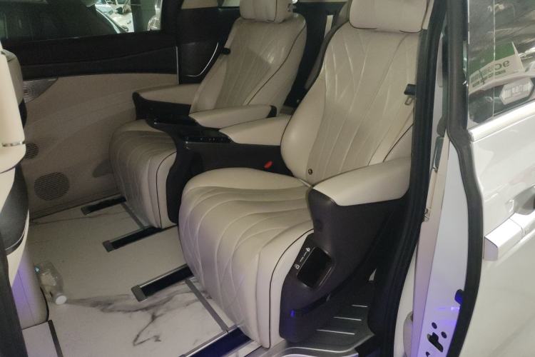 Used Denza D9 2024 DM-i 1050 Luxury Model