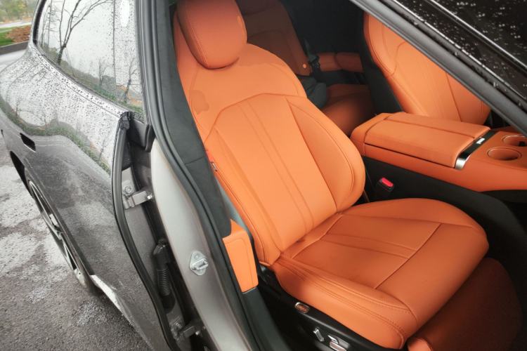 Used Xiaomi Auto YU7 2025 Ultra-Long Range High-Performance All-Wheel-Drive Max Edition
