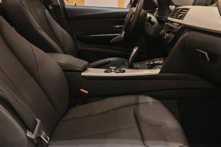 Used BMW 3 Series 2016 320i Fashion Model
