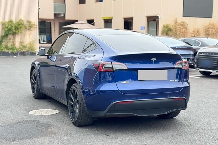 Used Tesla Model Y 2021 Long-Range All-Wheel-Drive Version
