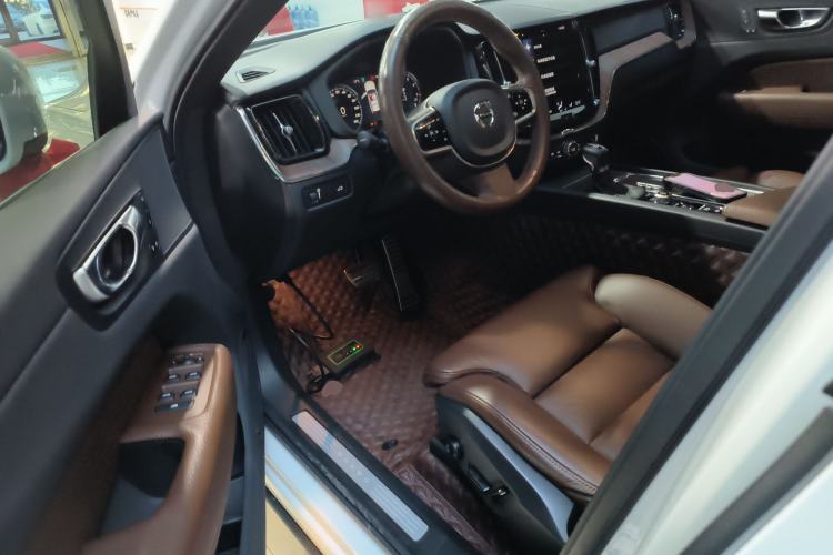 Used Volvo XC60 2021 T5 4x4 Smart Luxury Edition