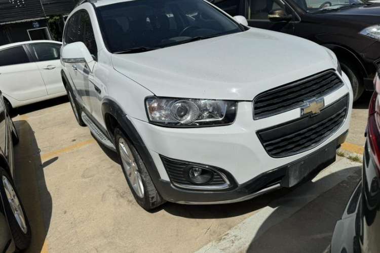 Used Chevrolet Captiva 2015 2.4L 4x4 Flagship Edition 7-Seater
