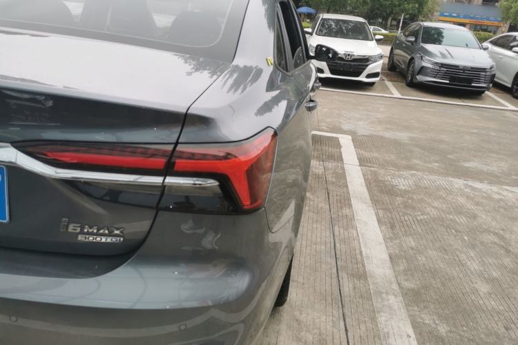 Used Roewe i6 MAX 2020 300TGI Automatic Sporty Cool Edition
