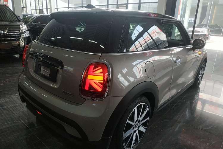 Used  MINI 2023 Updated 1.5T COOPER Artist
