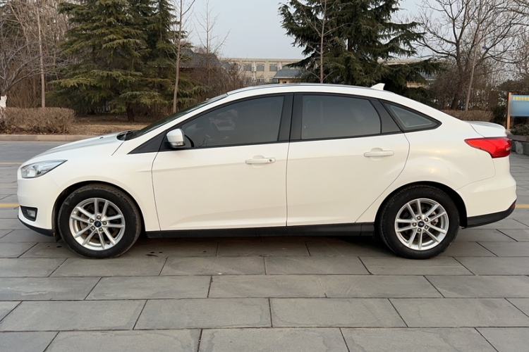 Used Ford Focus 2018 Sedan Classic 1.6L Automatic Trendy SmartDrive Edition