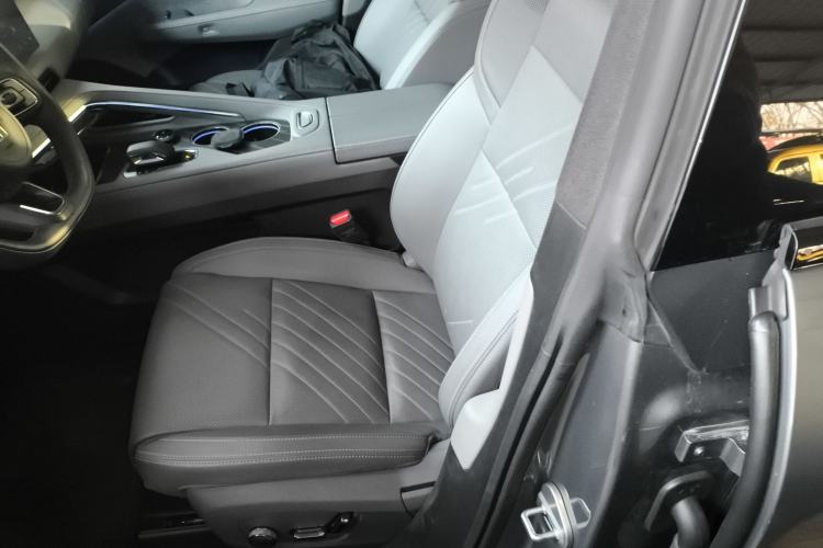 Used Zeekr 001 2025 WE Edition 100 kWh Rear-Wheel Drive
