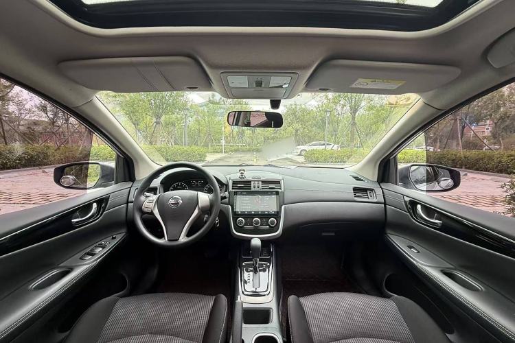 Used Nissan Tiida 2016 1.6L CVT Cool Dynamic Edition
