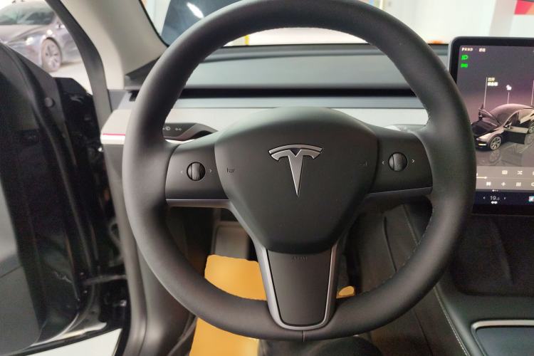 Used Tesla Model Y 2024 Long-Range All-Wheel-Drive Version

