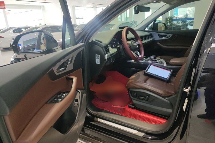 Used Audi Q7 2018 40 TFSI Comfort Model