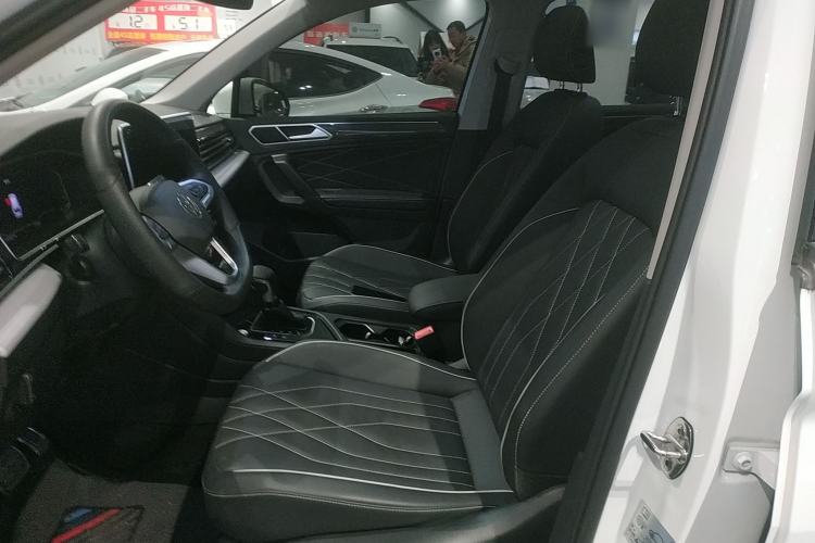 Used Volkswagen Tiguan L 2023 Restyled 330TSI Automatic Two-Wheel Drive R-Line Enhanced Comfort Version