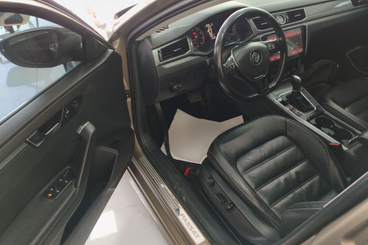 Used Volkswagen Passat 2017 330TSI DSG Luxury Edition
