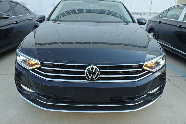 Used Volkswagen Magotan 2021 330TSI DSG 30th Anniversary Edition
