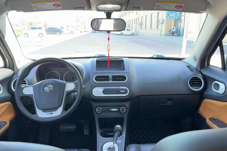 Used MG 3SW 2015 1.5L AMT Elite Version
