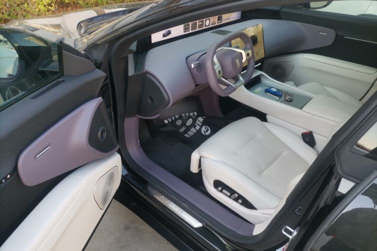 Used  12 2025 Max Extended-Range Edition