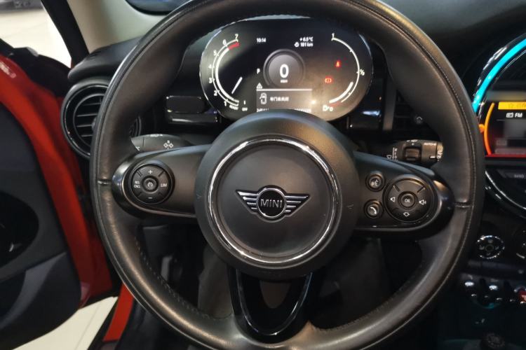 Used  MINI 2021 1.5T COOPER Classic Edition Five-Door Version
