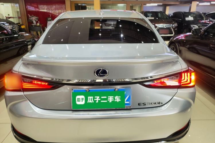 Used Lexus ES 2018 300h Premier Edition China V Standard
