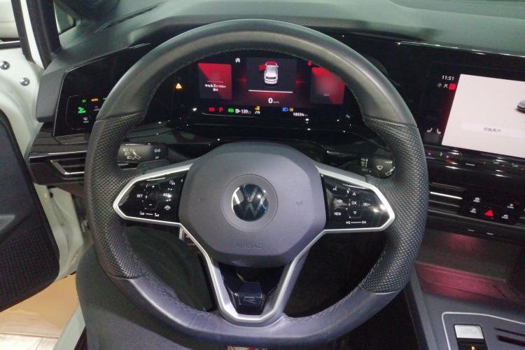 Used Volkswagen Golf 2023 Facelift 280TSI DSG R-Line Lite