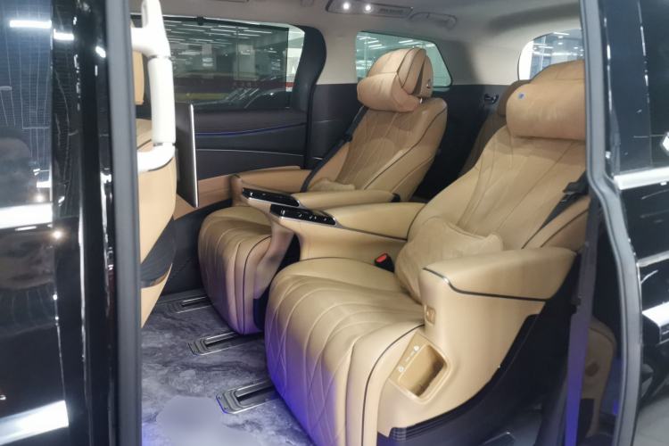 Used Denza D9 2024 DM-i 980 Four-Wheel Drive Flagship Model