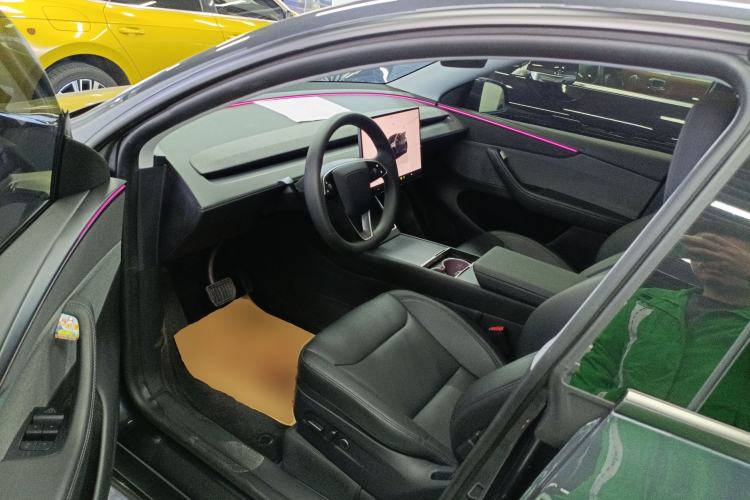 Used Tesla Model Y 2025 Rear-Wheel-Drive Version
