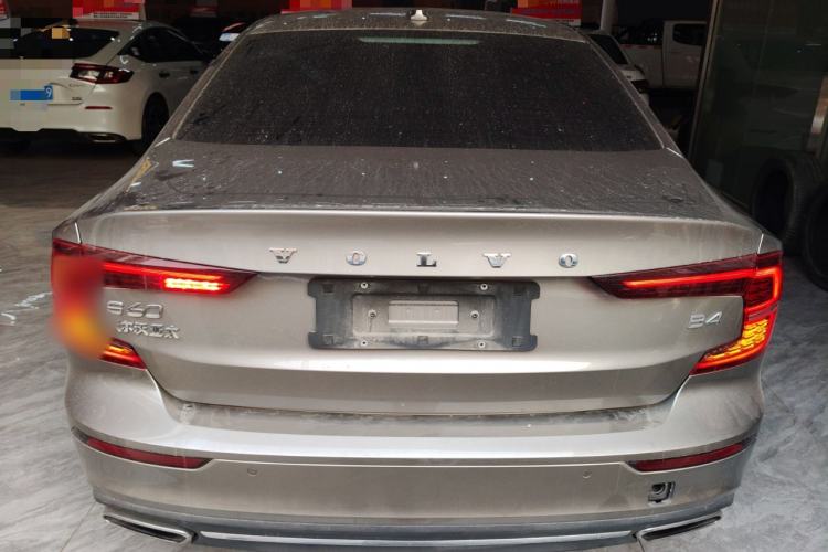 Used Volvo S60 2022 B4 Zhiyuan Luxury Edition