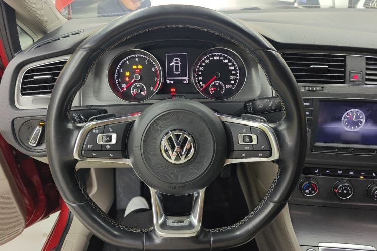 Used Volkswagen Golf 2014 1.4TSI Automatic Luxury Model