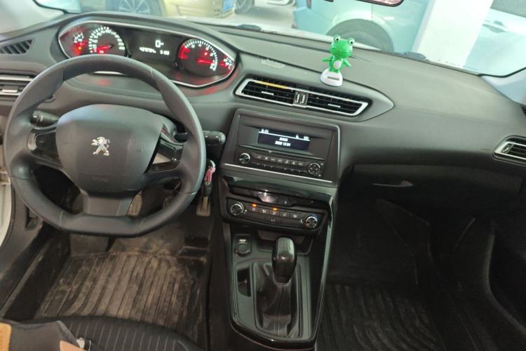 Used Peugeot 308 2016 1.6L Manual Fashion Edition
