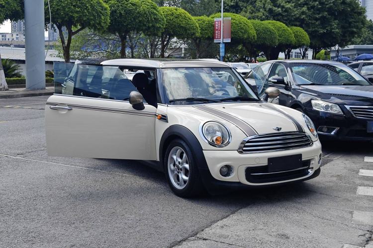 Used  Clubman 2011 1.6L COOPER Fun
