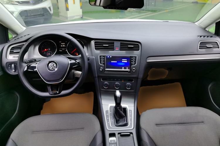 Used Volkswagen Golf 2015 1.4TSI Automatic Comfort Model
