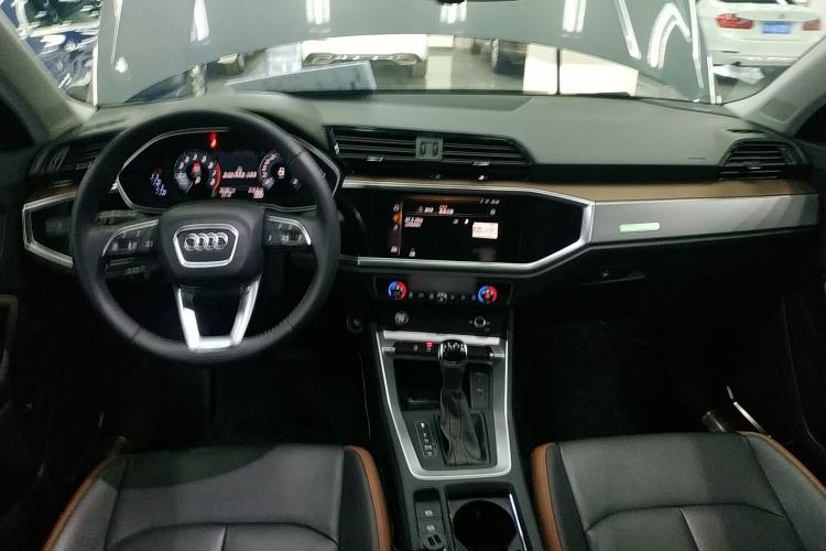 Used Audi Q3 2019 40 TFSI Fashionable and Elegant Model
