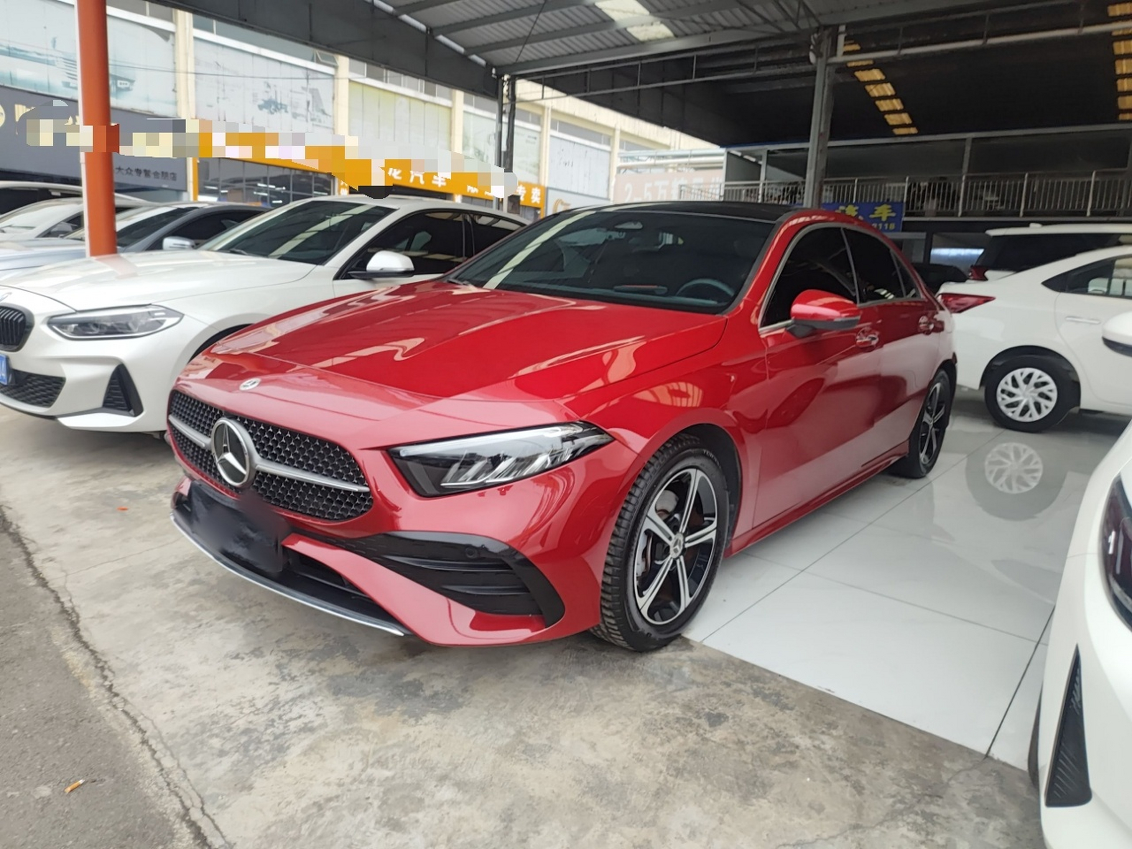 تحت مقدمة السيارة