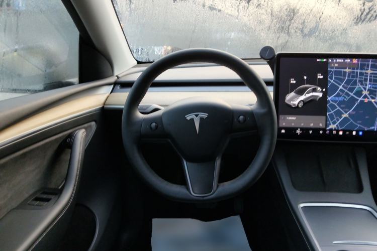 Used Tesla Model Y 2021 Long-Range All-Wheel-Drive Version 3D7