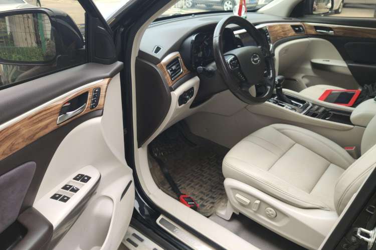 Used GAC Trumpchi GS8 2017 320T Two-Wheel Drive Luxury Smart Connectivity Version (7 Seats)