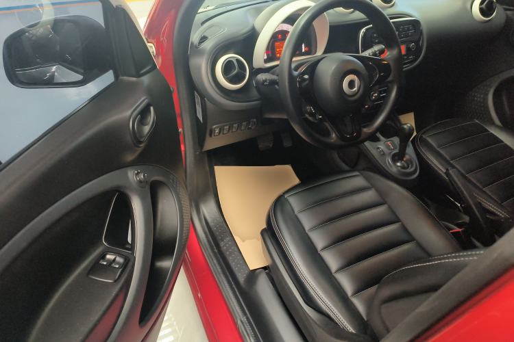 Used  forfour 2016 1.0L 52 kW Dynamic Edition
