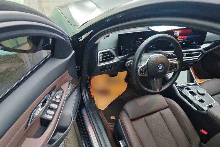 Used BMW i3 2022 eDrive 35 L
