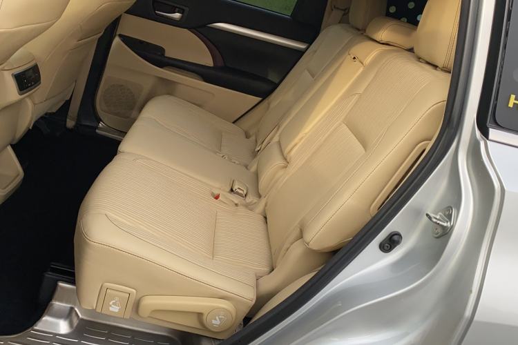 Used Toyota Highlander 2015 2.0T Four-Wheel Drive Elite Edition 7-Seater
